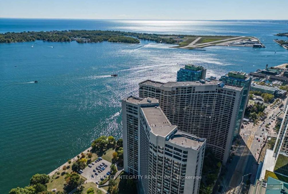 33 Harbour Square, #3013