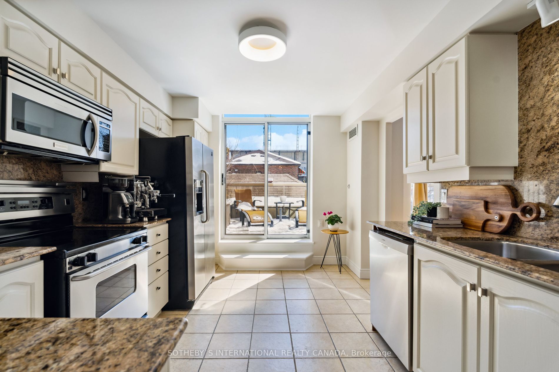 1750 Bayview Ave, #204