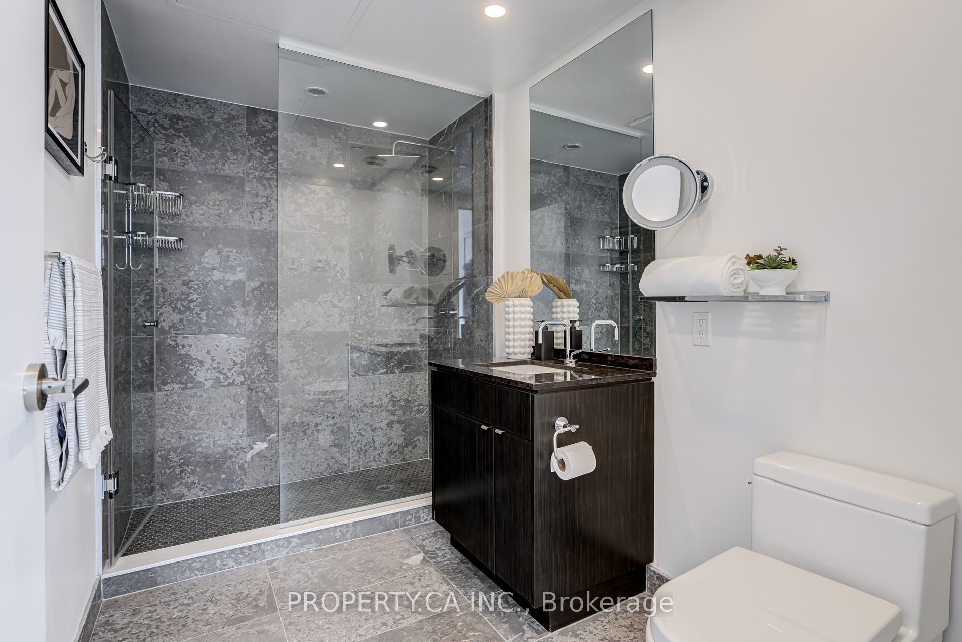 60 Colborne St, #2503
