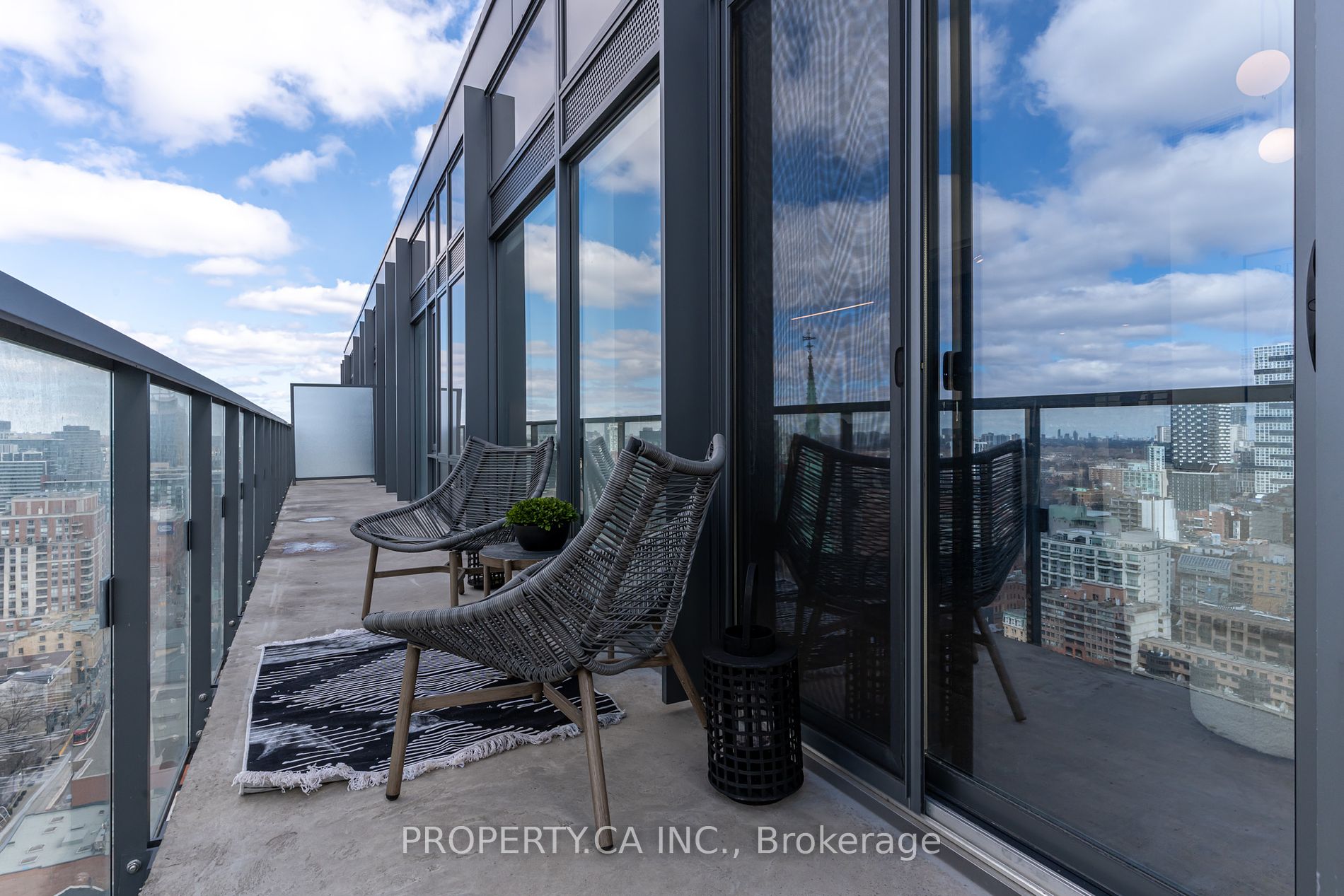 60 Colborne St, #2503