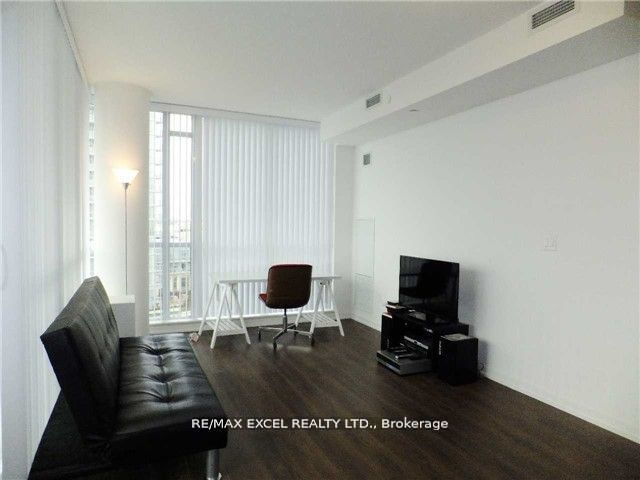 62 Forest Manor Rd, #611