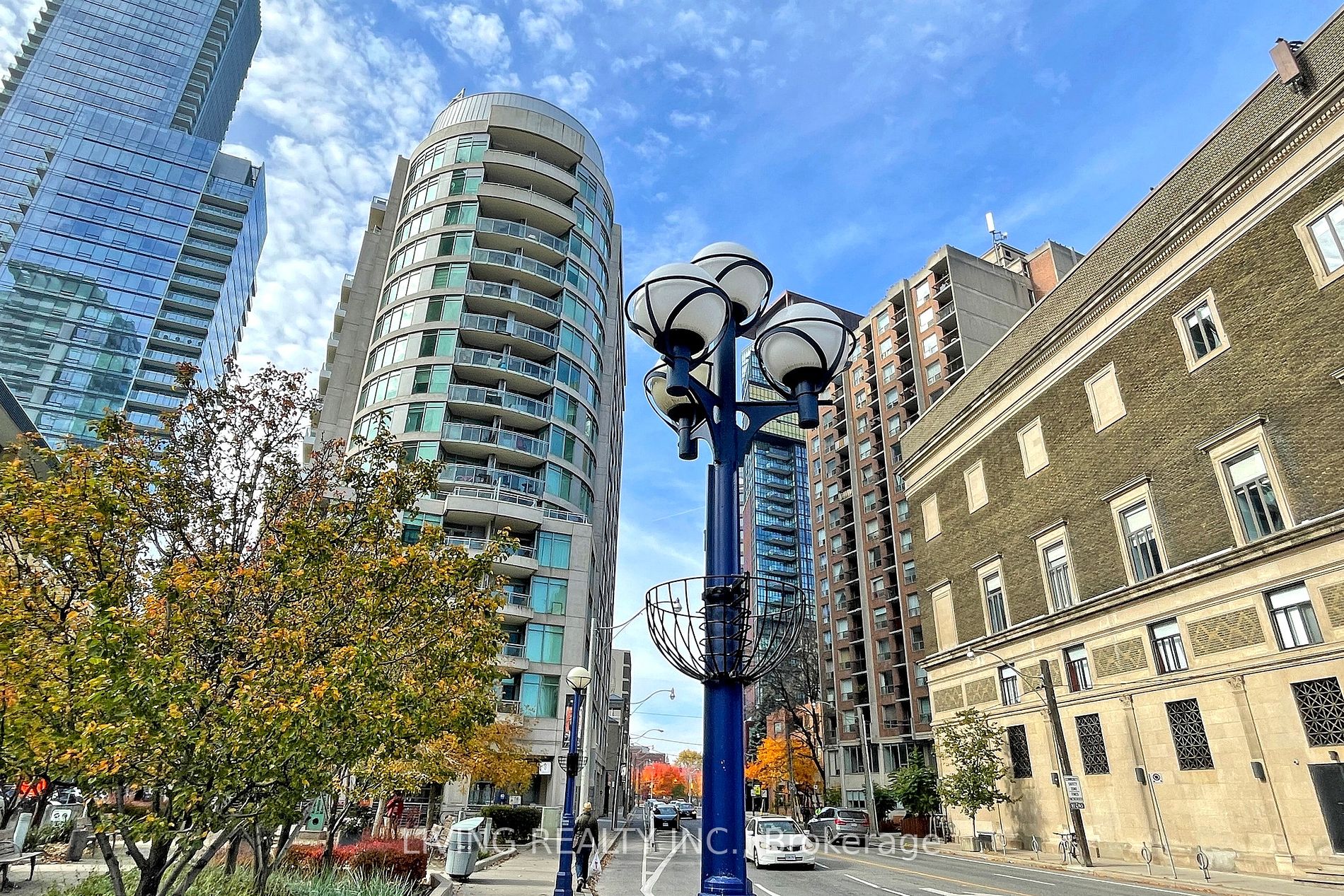 8 Scollard Street, #411