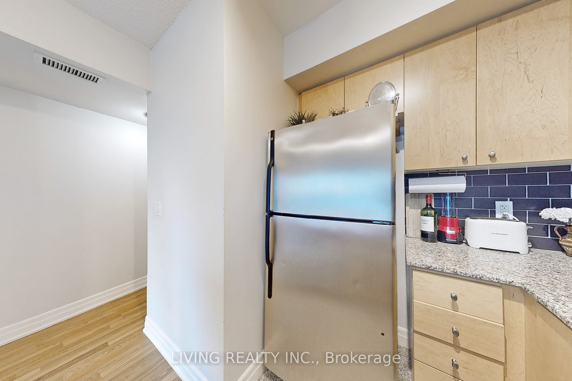 8 Scollard Street, #411