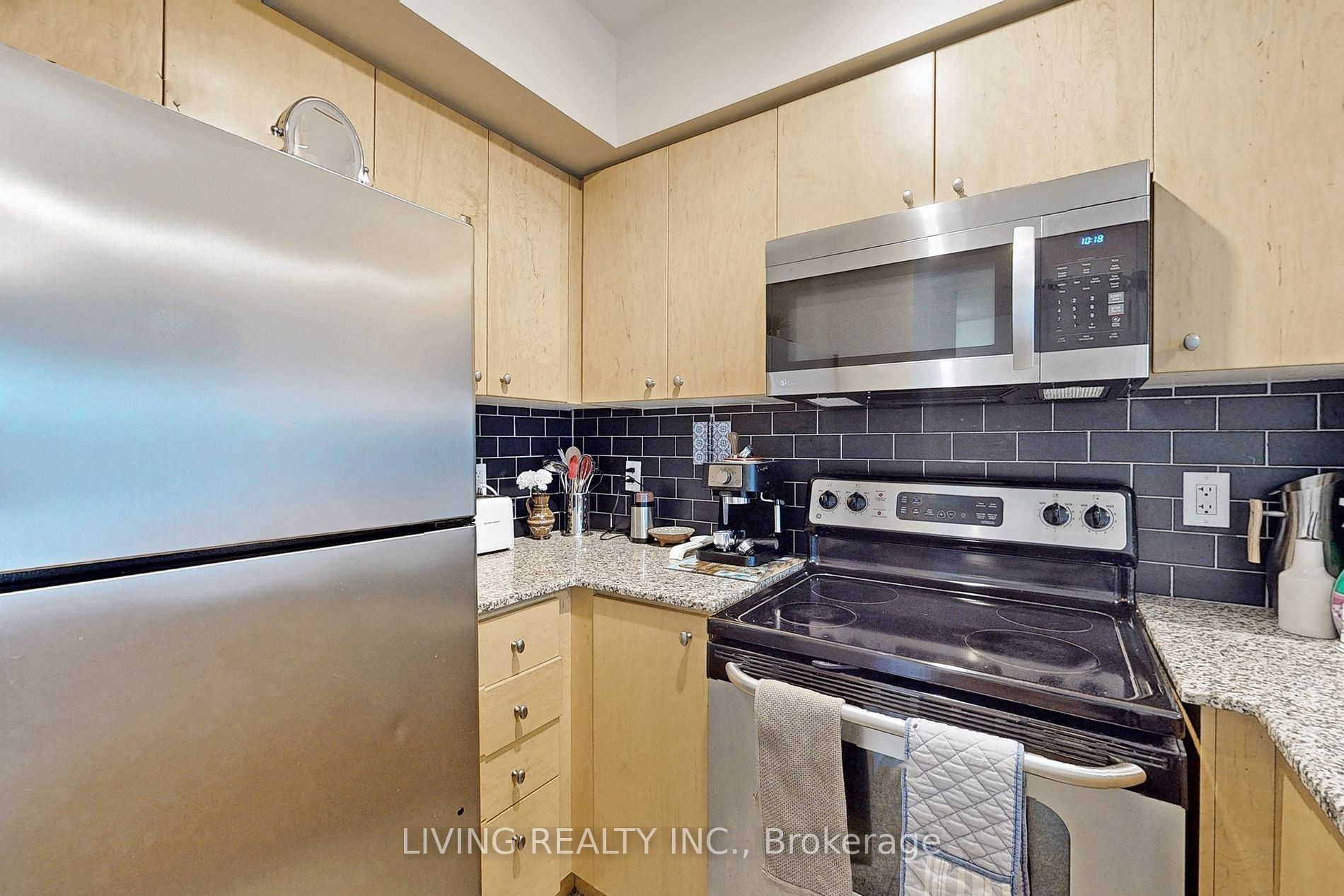 8 Scollard Street, #411