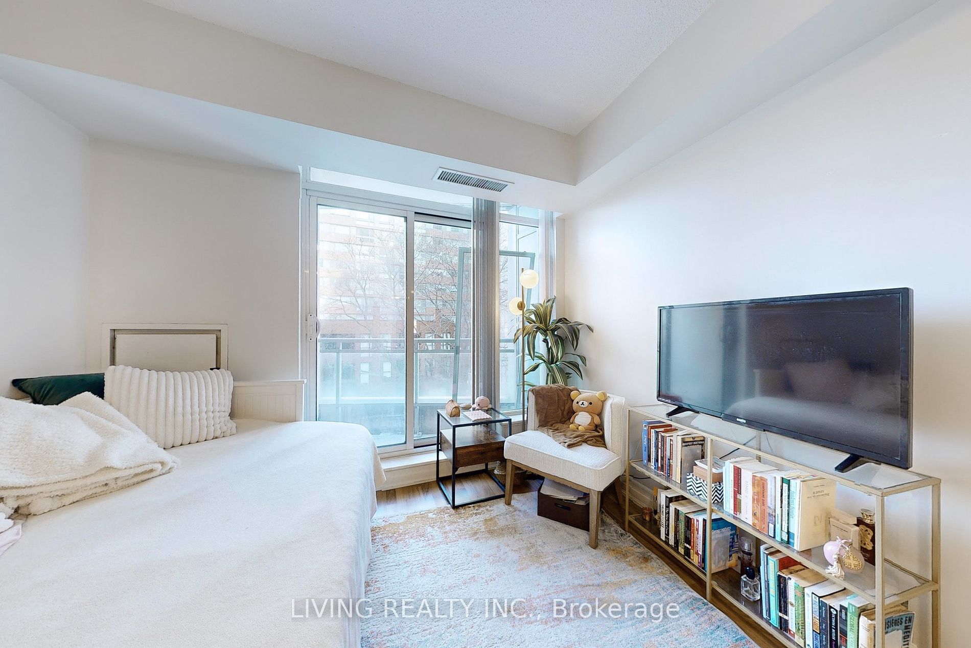 8 Scollard Street, #411