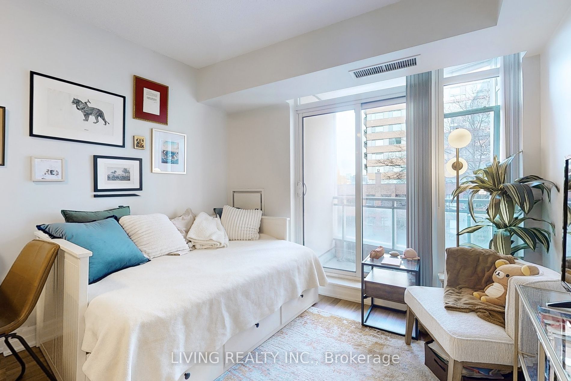 8 Scollard Street, #411