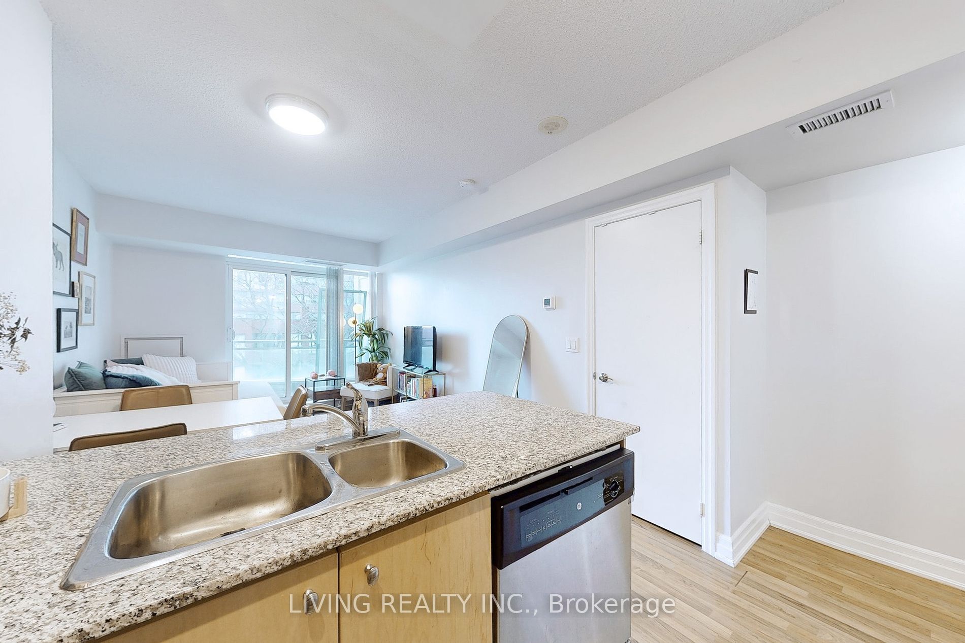 8 Scollard Street, #411