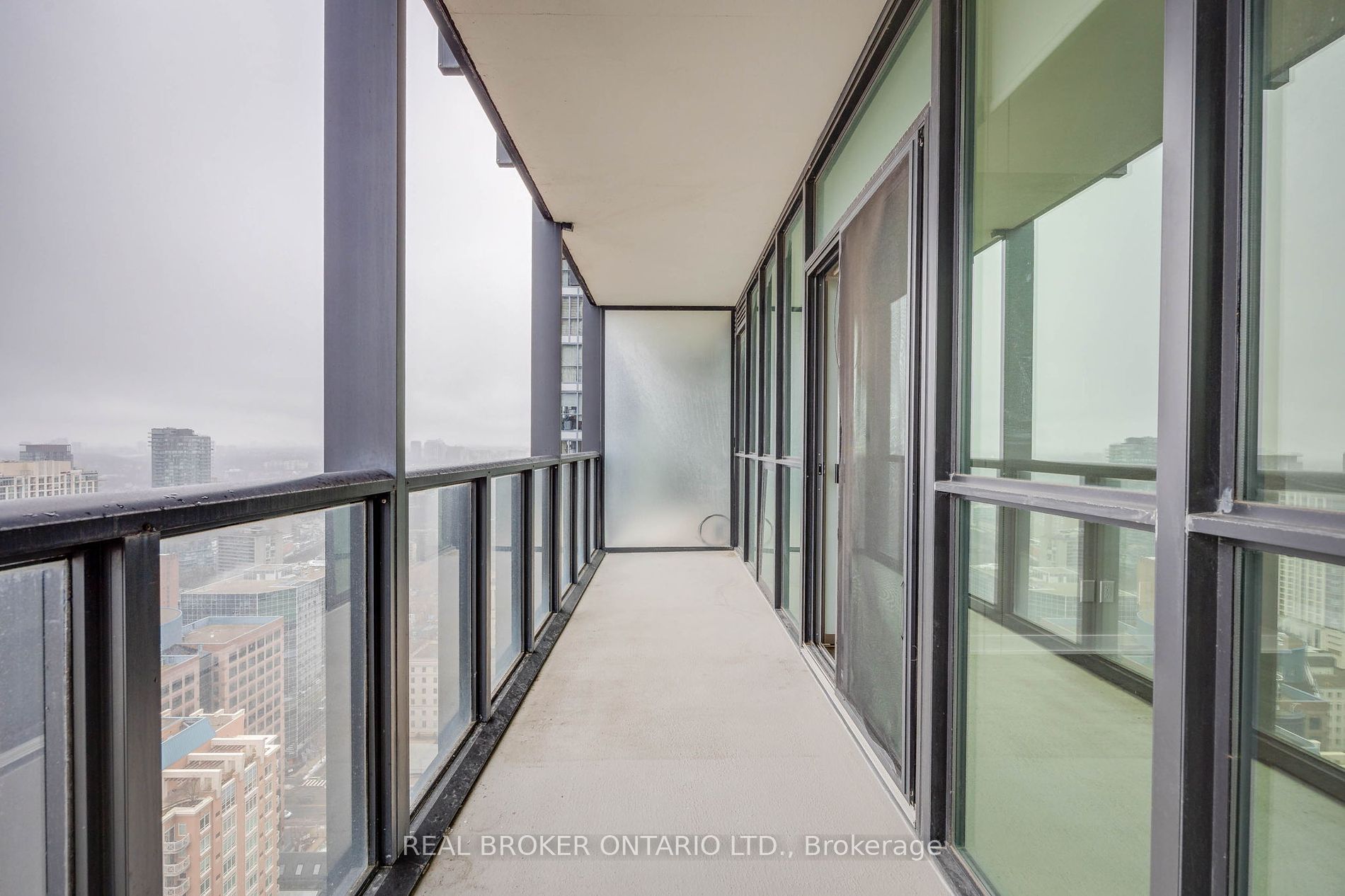 110 Charles St E, #3903