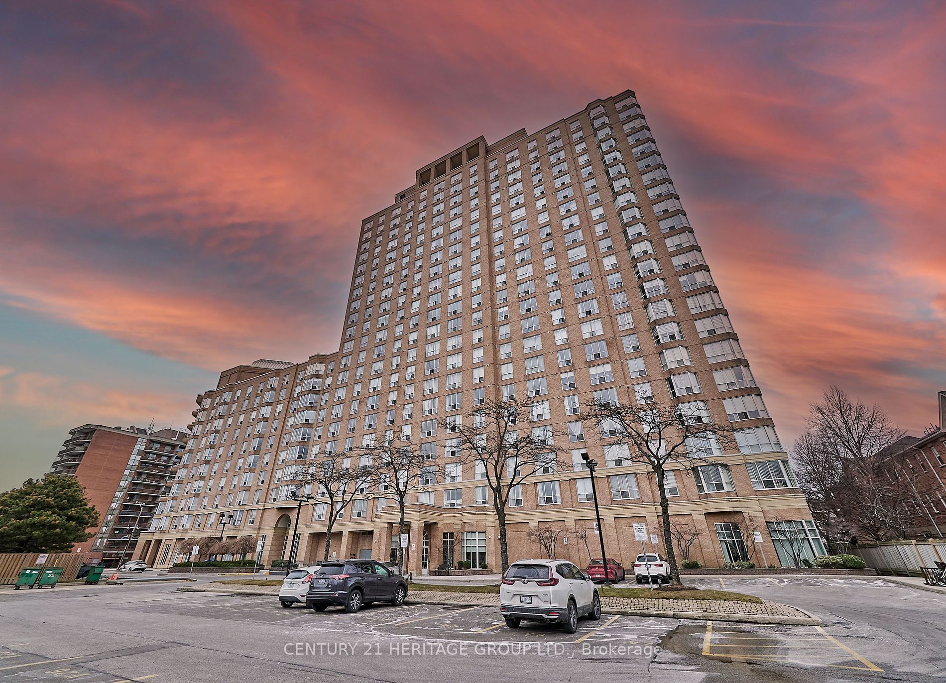 511 21 Overlea Blvd, (MLS® C8176632) See this condo apartment