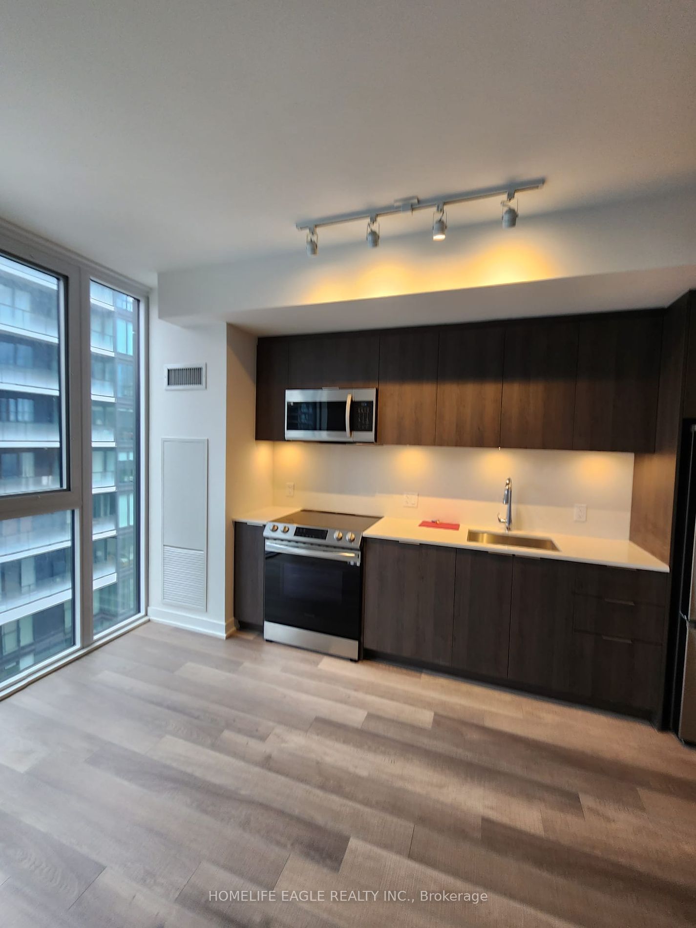 357 King Street W, #3707