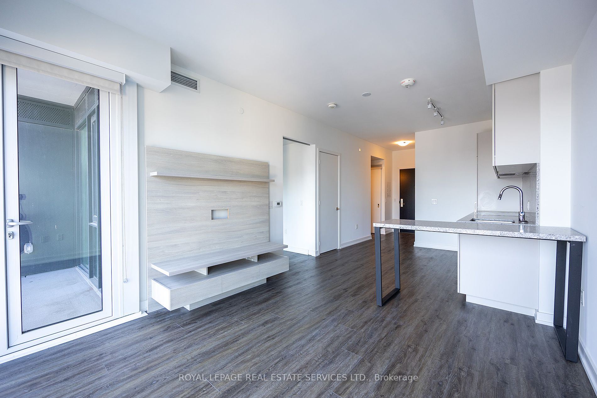 158 Front St E, #1812