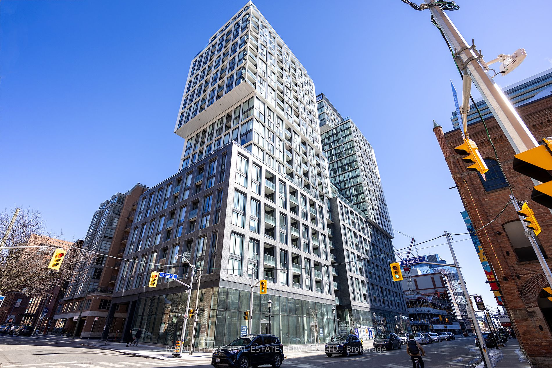158 Front St E, #1812
