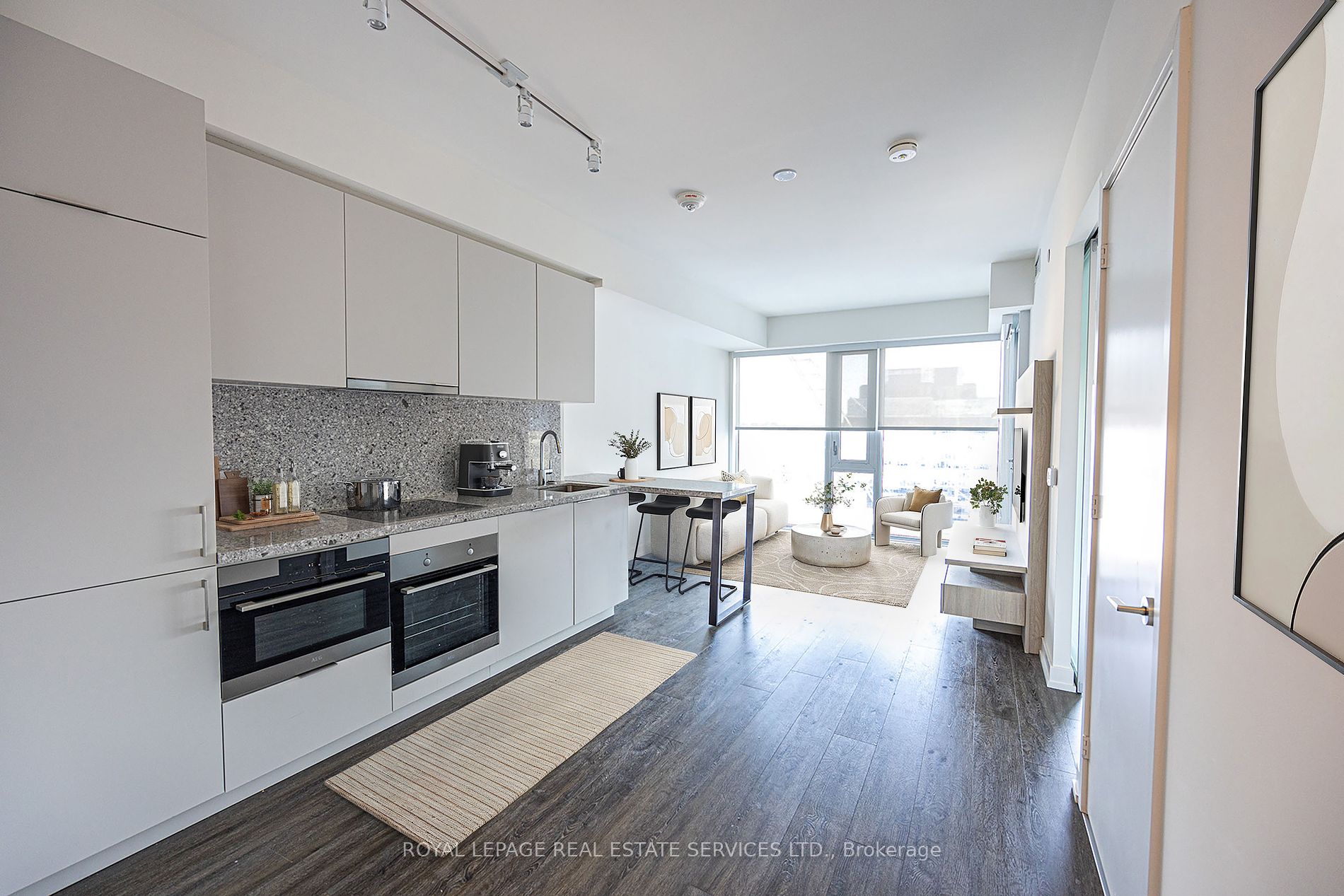 158 Front St E, #1812