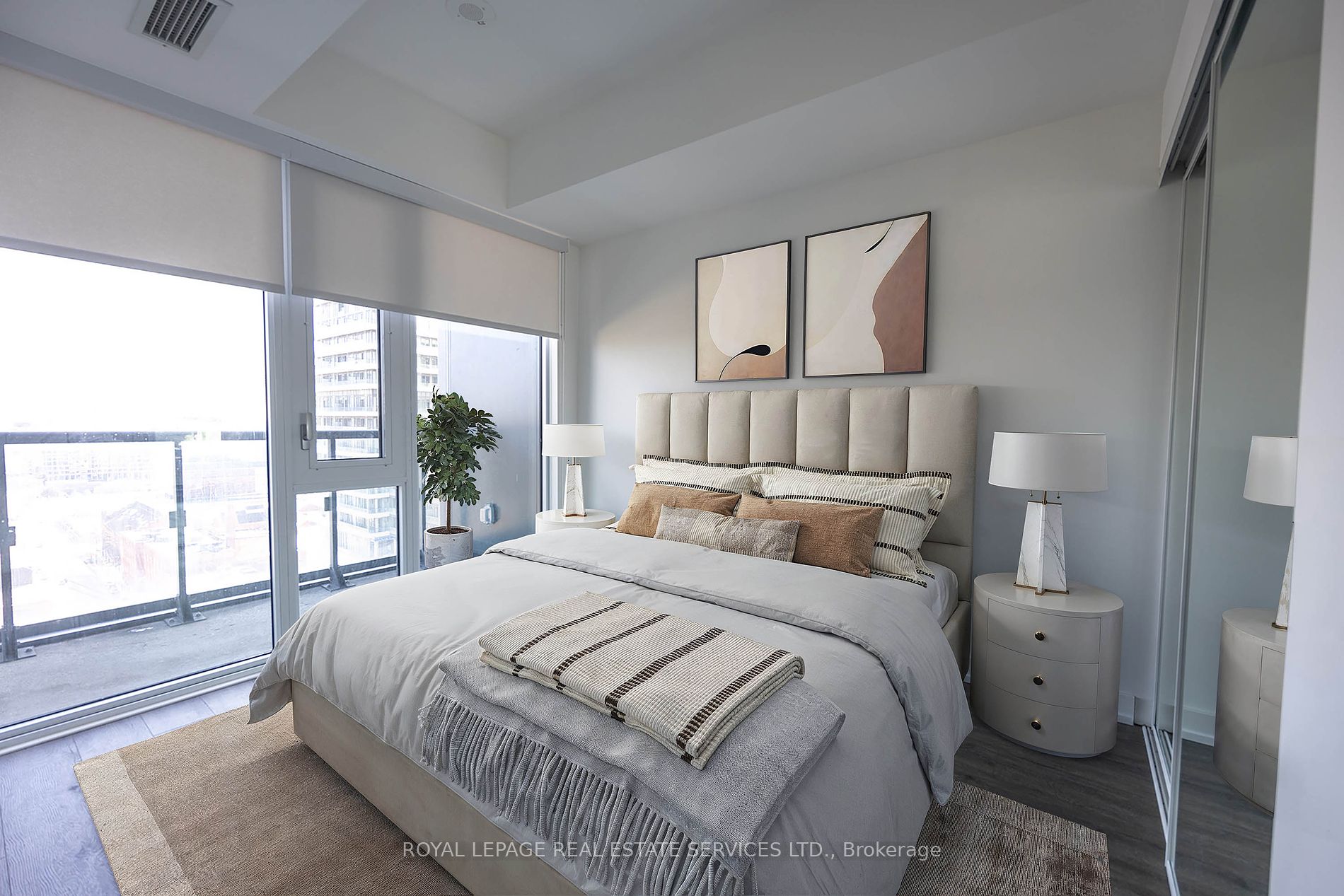 158 Front St E, #1812