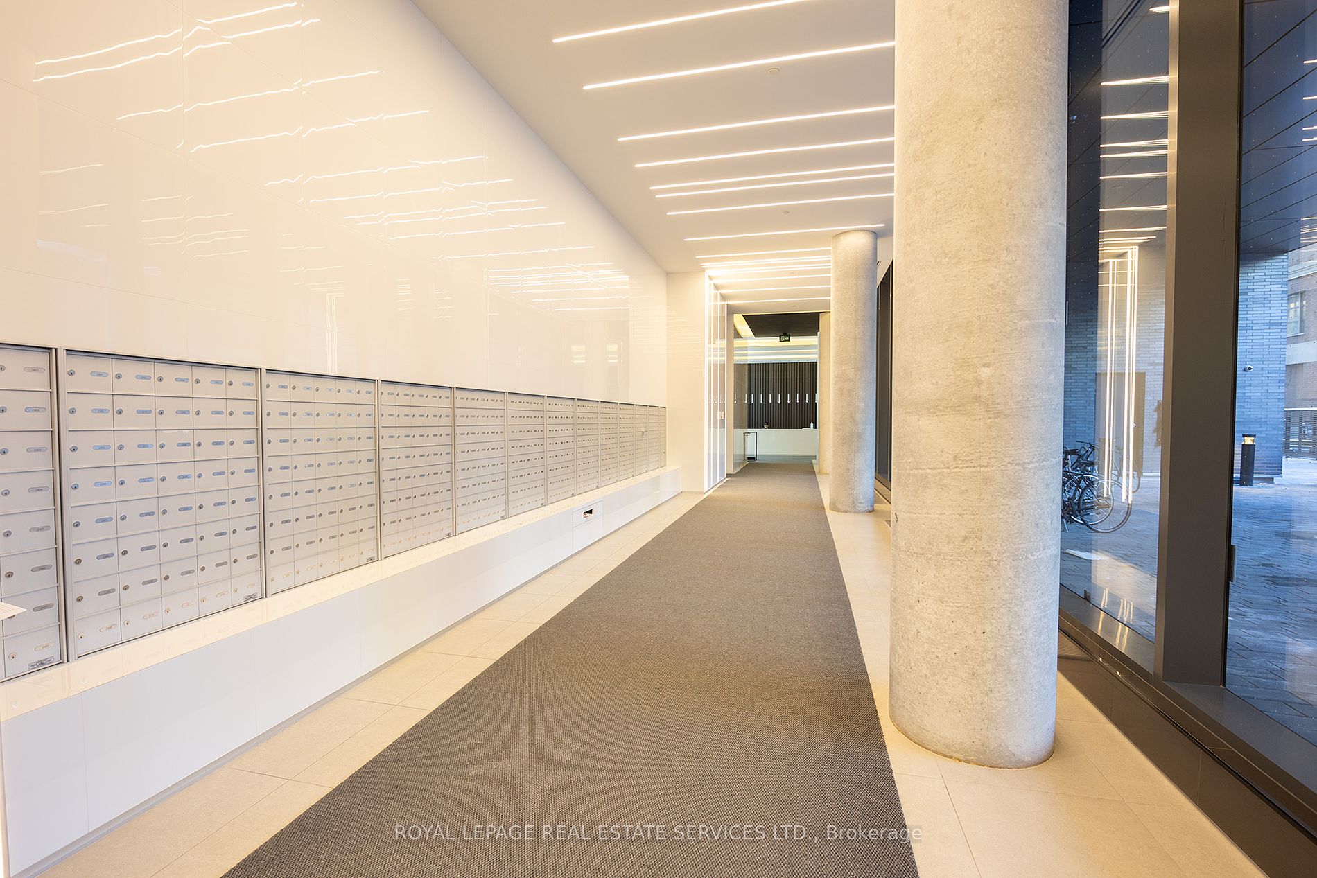 158 Front St E, #1812