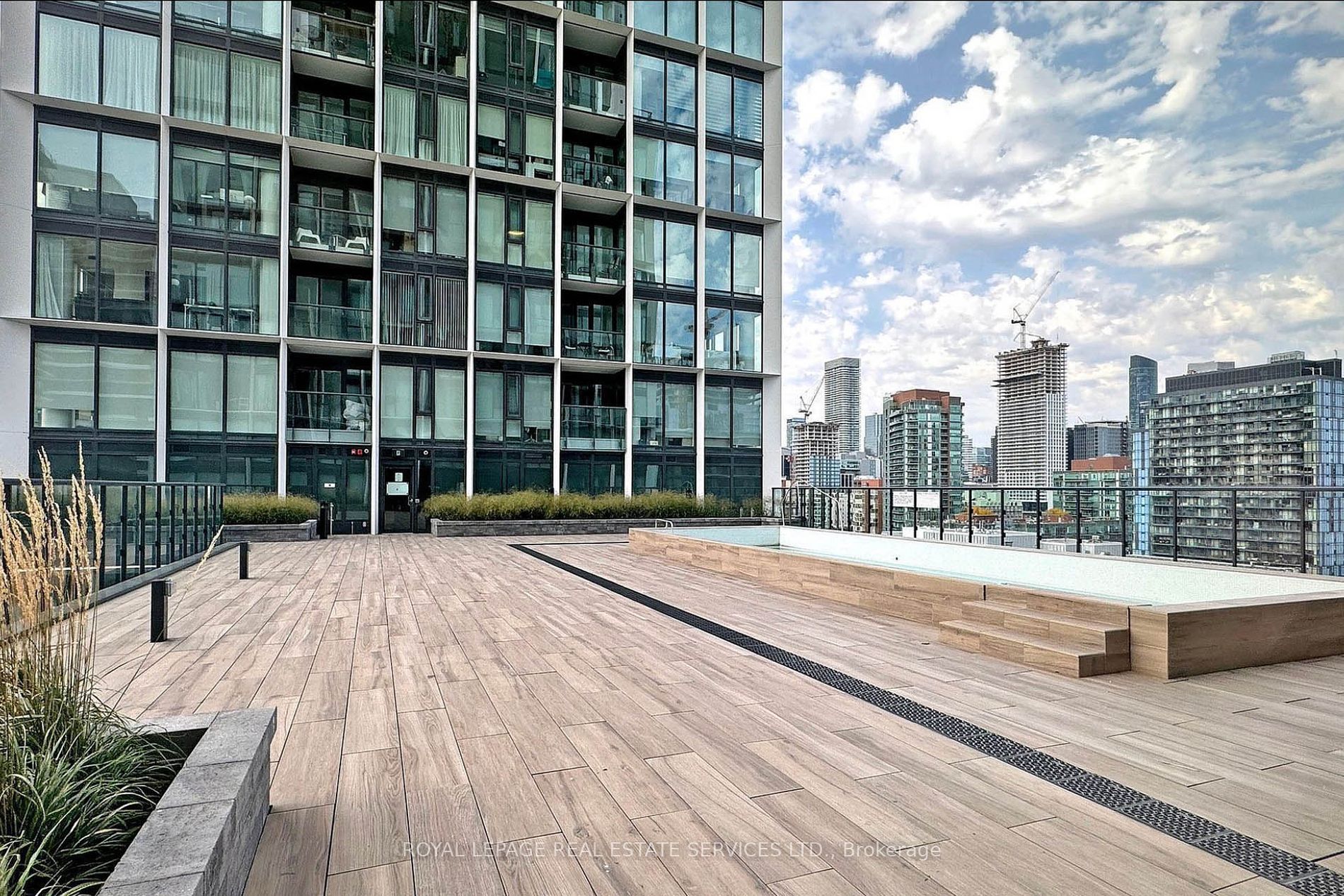 158 Front St E, #1812