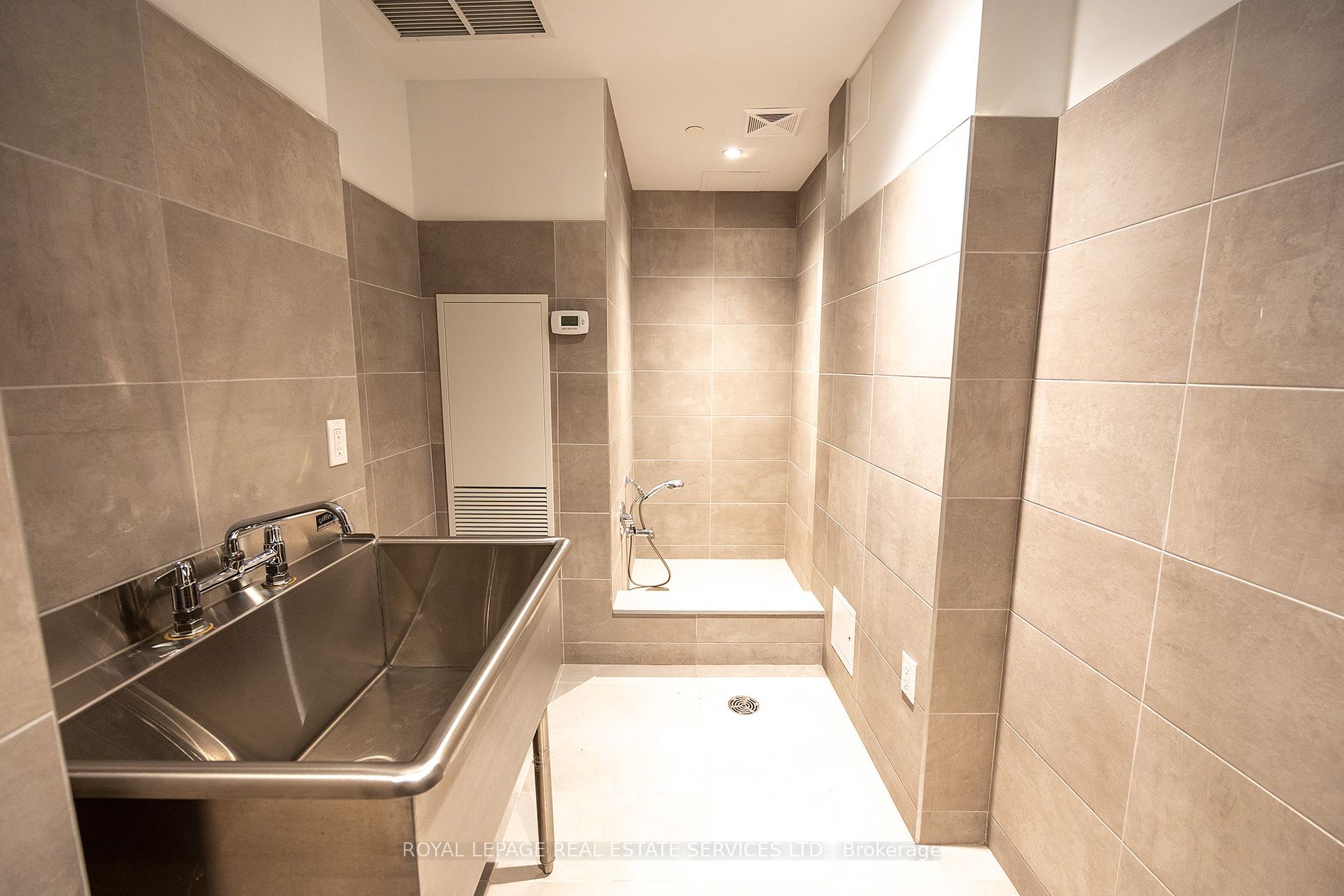 158 Front St E, #1812