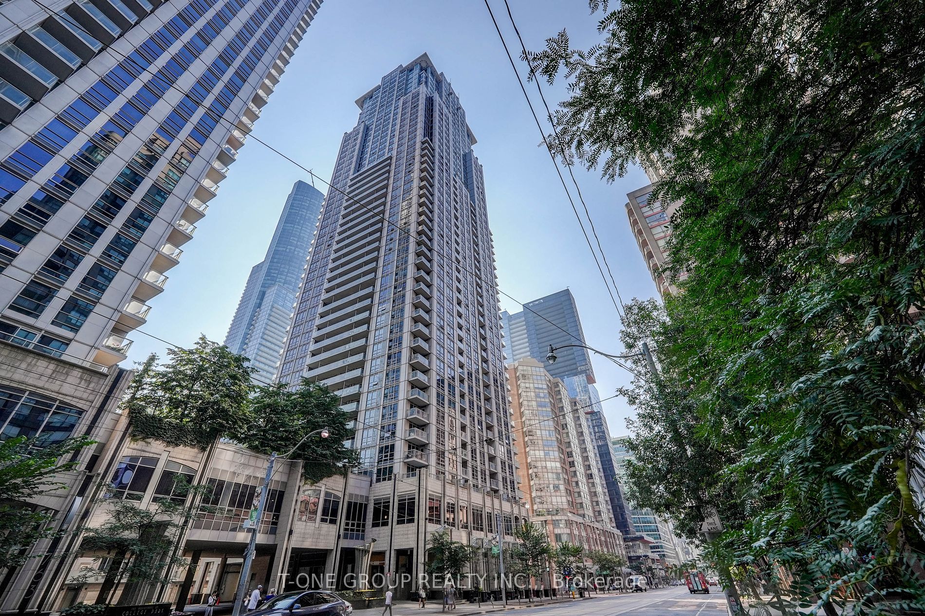 761 Bay St, #914
