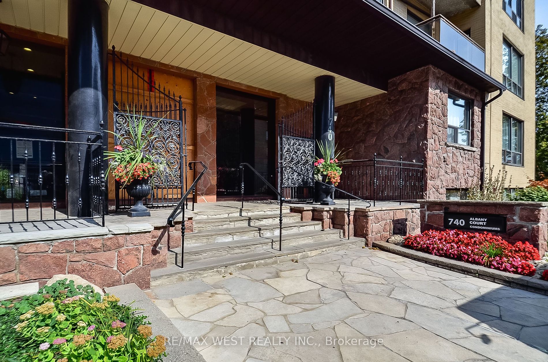 740 Eglinton Avenue W, #603