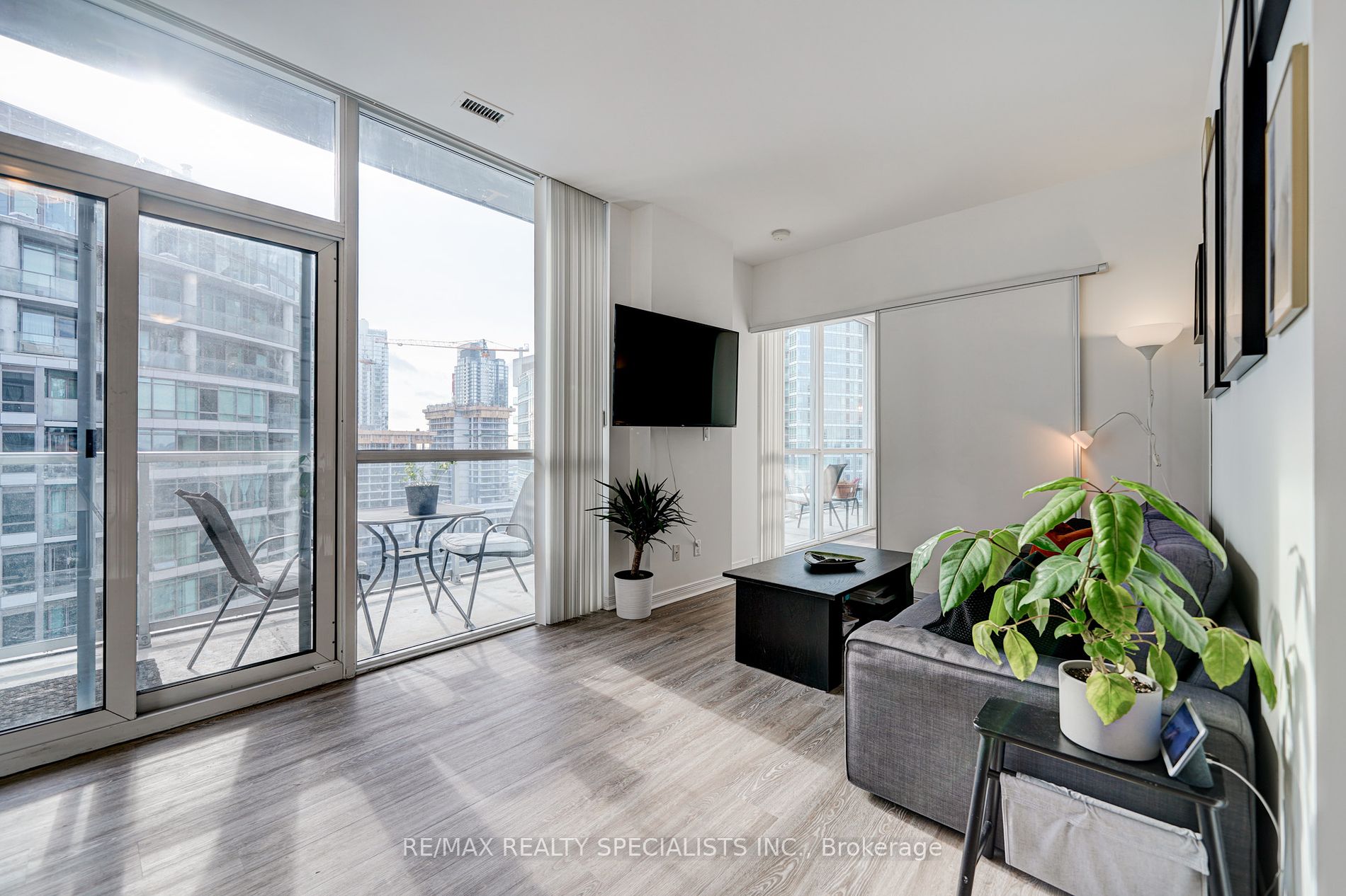352 Front Street #2305