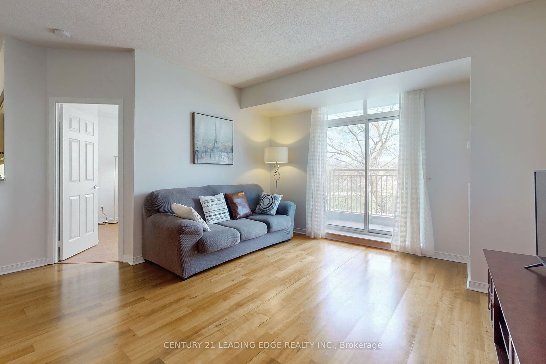 485 Rosewell Avenue, #212