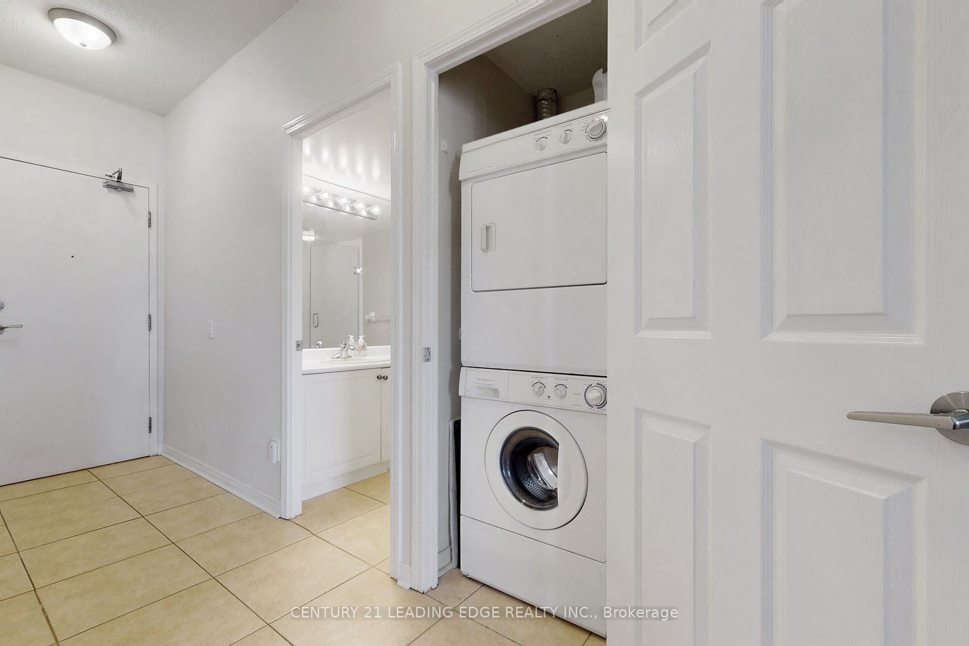 485 Rosewell Avenue, #212