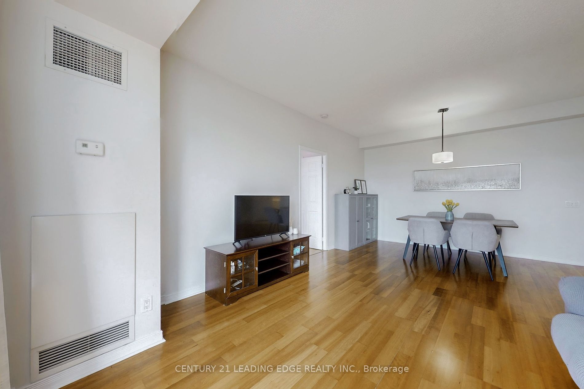 485 Rosewell Avenue, #212