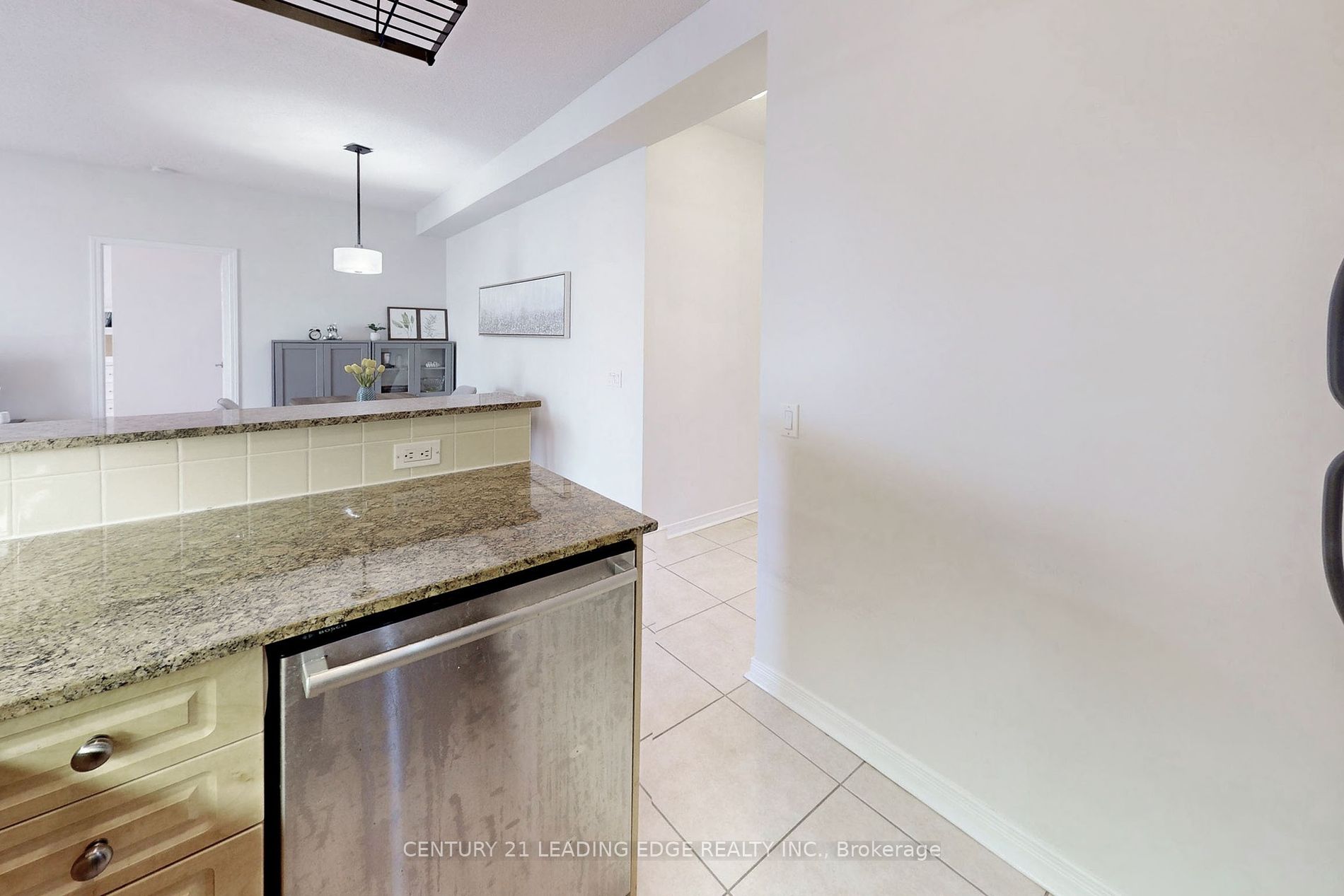 485 Rosewell Avenue, #212