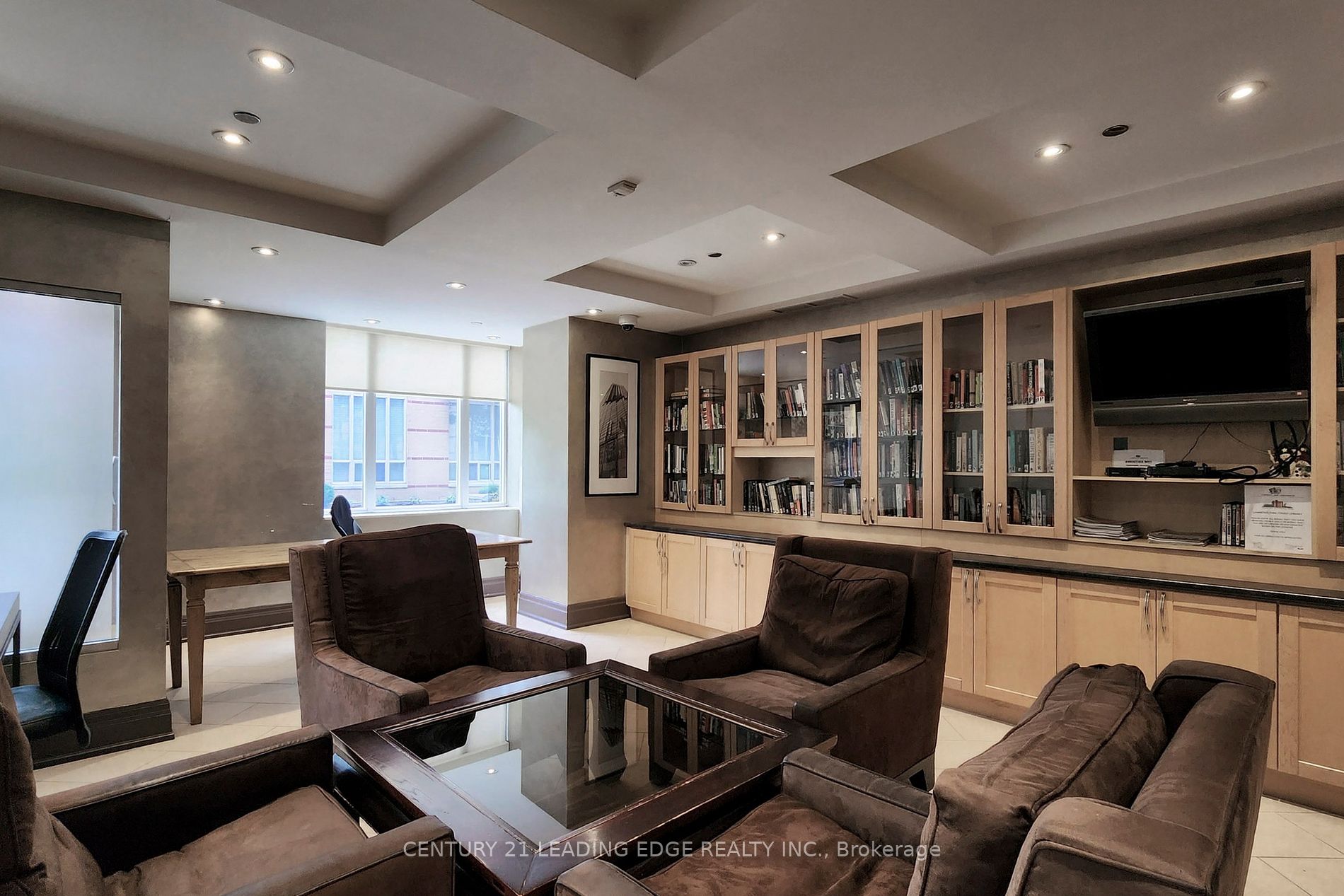 485 Rosewell Avenue, #212