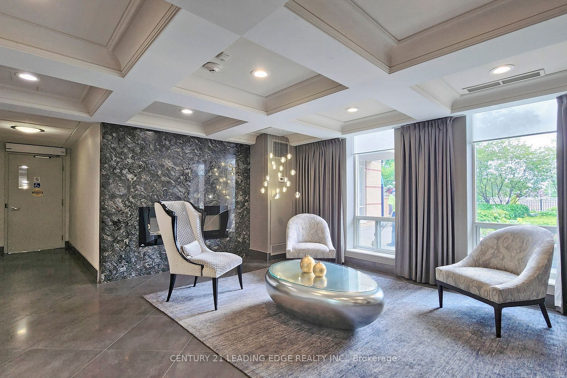 485 Rosewell Avenue, #212