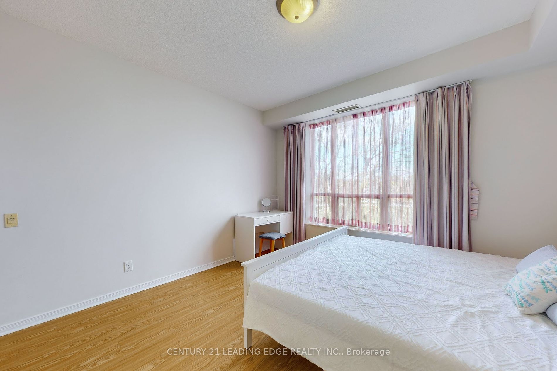 485 Rosewell Avenue, #212