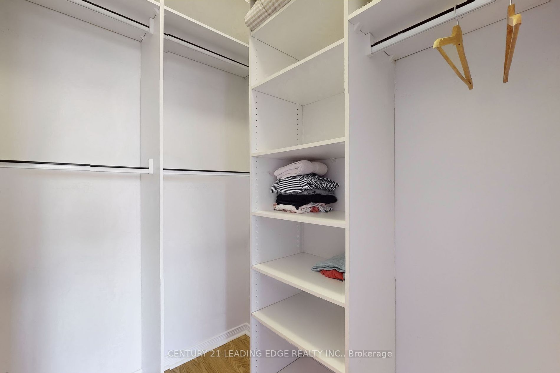 485 Rosewell Avenue, #212