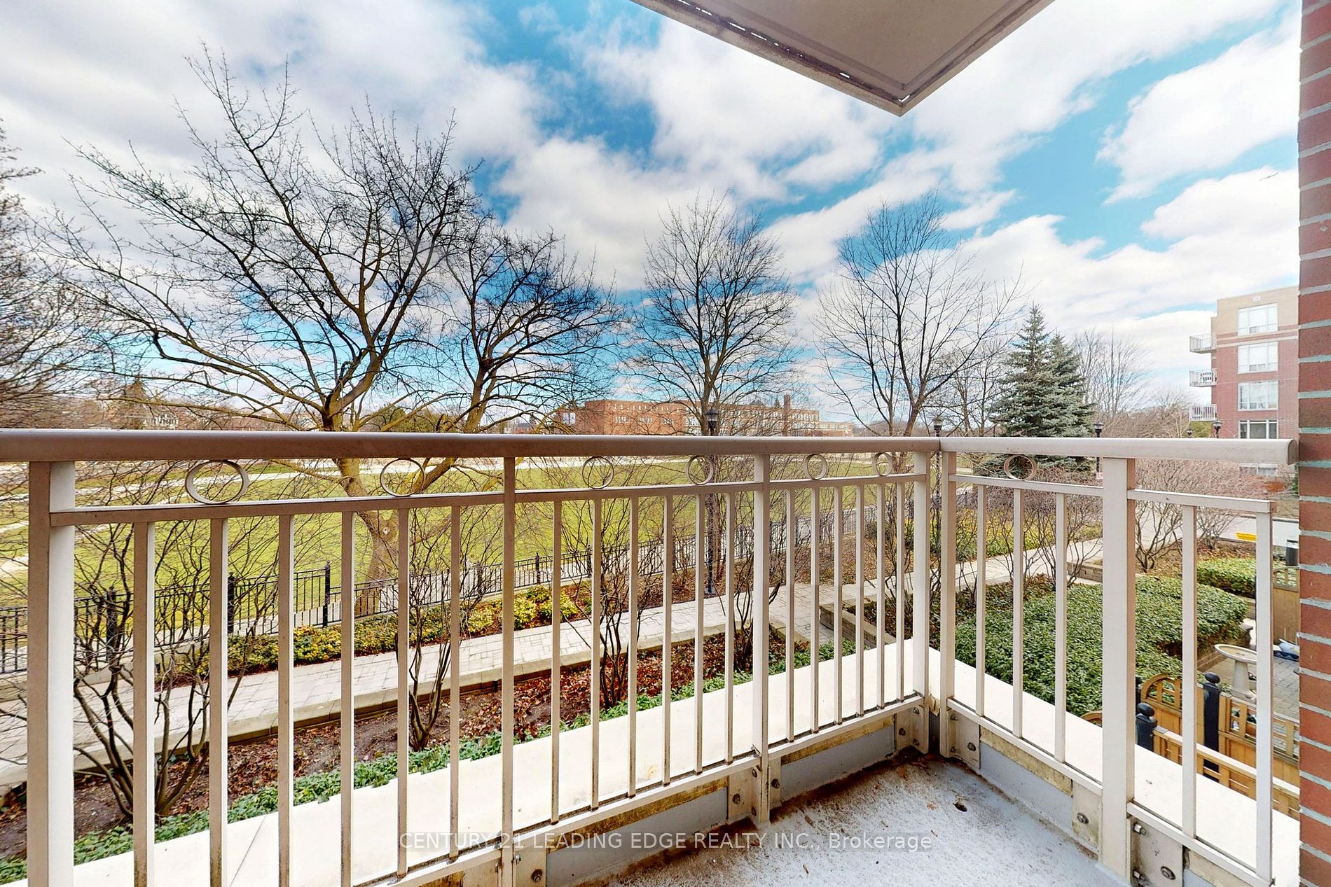 485 Rosewell Avenue, #212