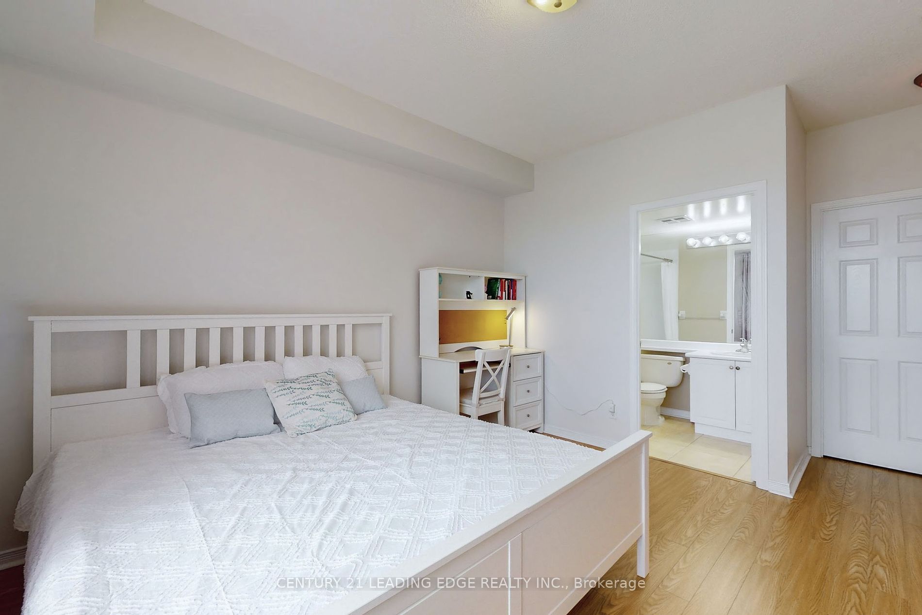 485 Rosewell Avenue, #212