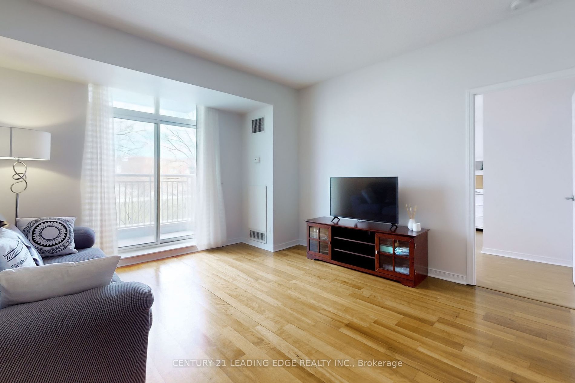 485 Rosewell Avenue, #212