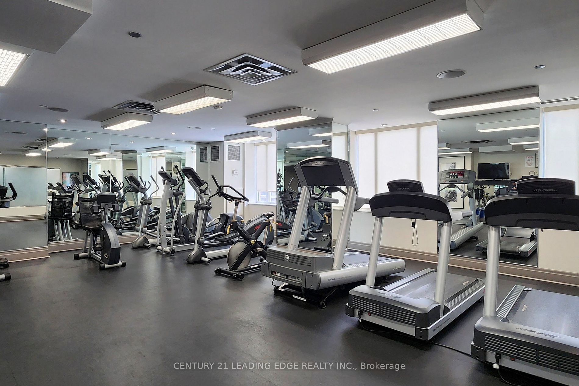 485 Rosewell Avenue, #212