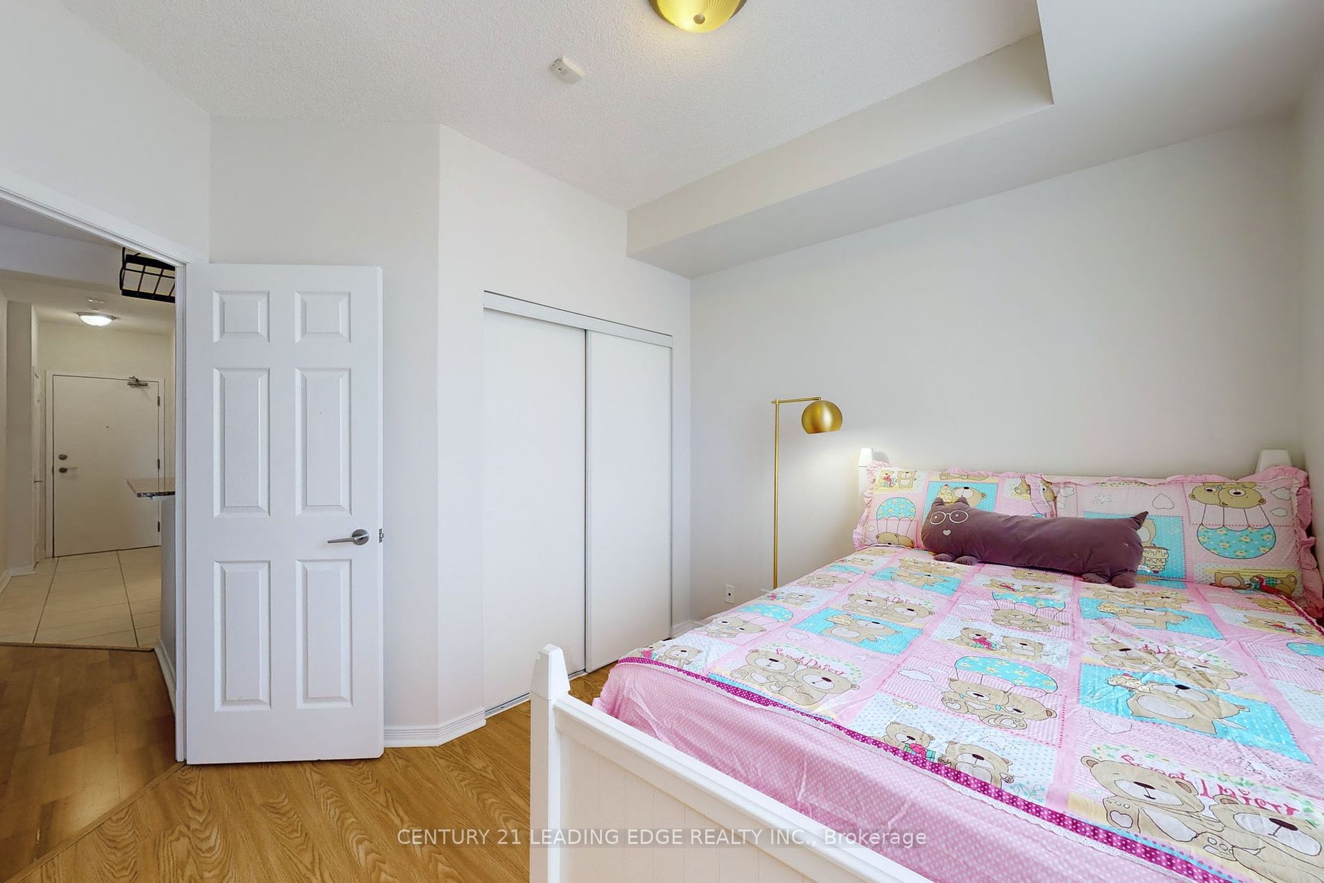 485 Rosewell Avenue, #212