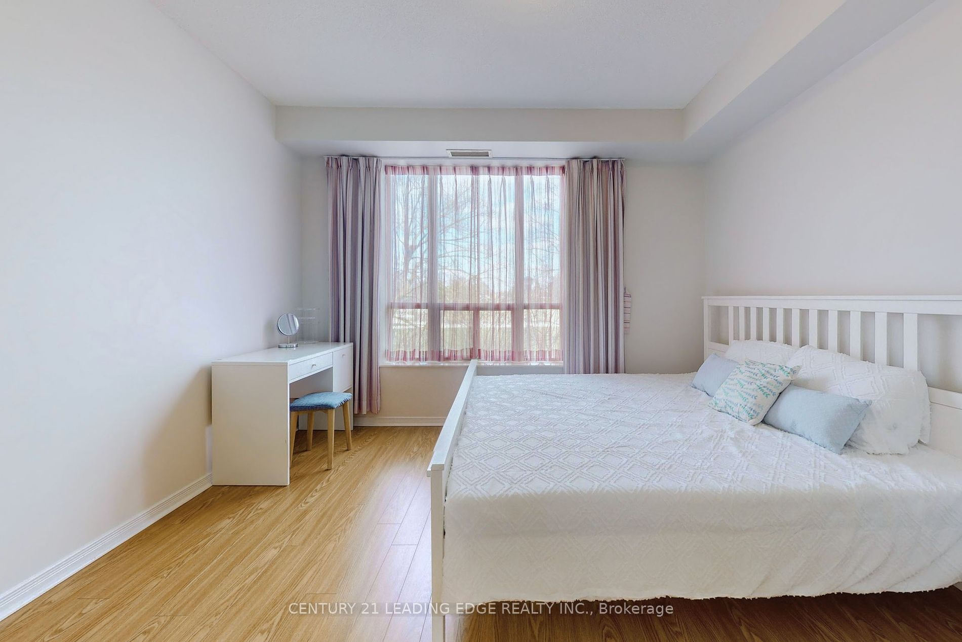485 Rosewell Avenue, #212