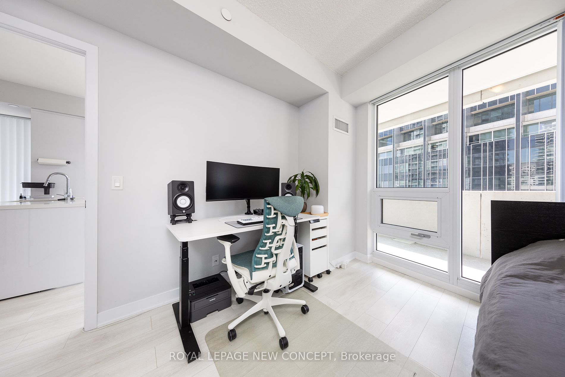 2221 Yonge Street, #1408
