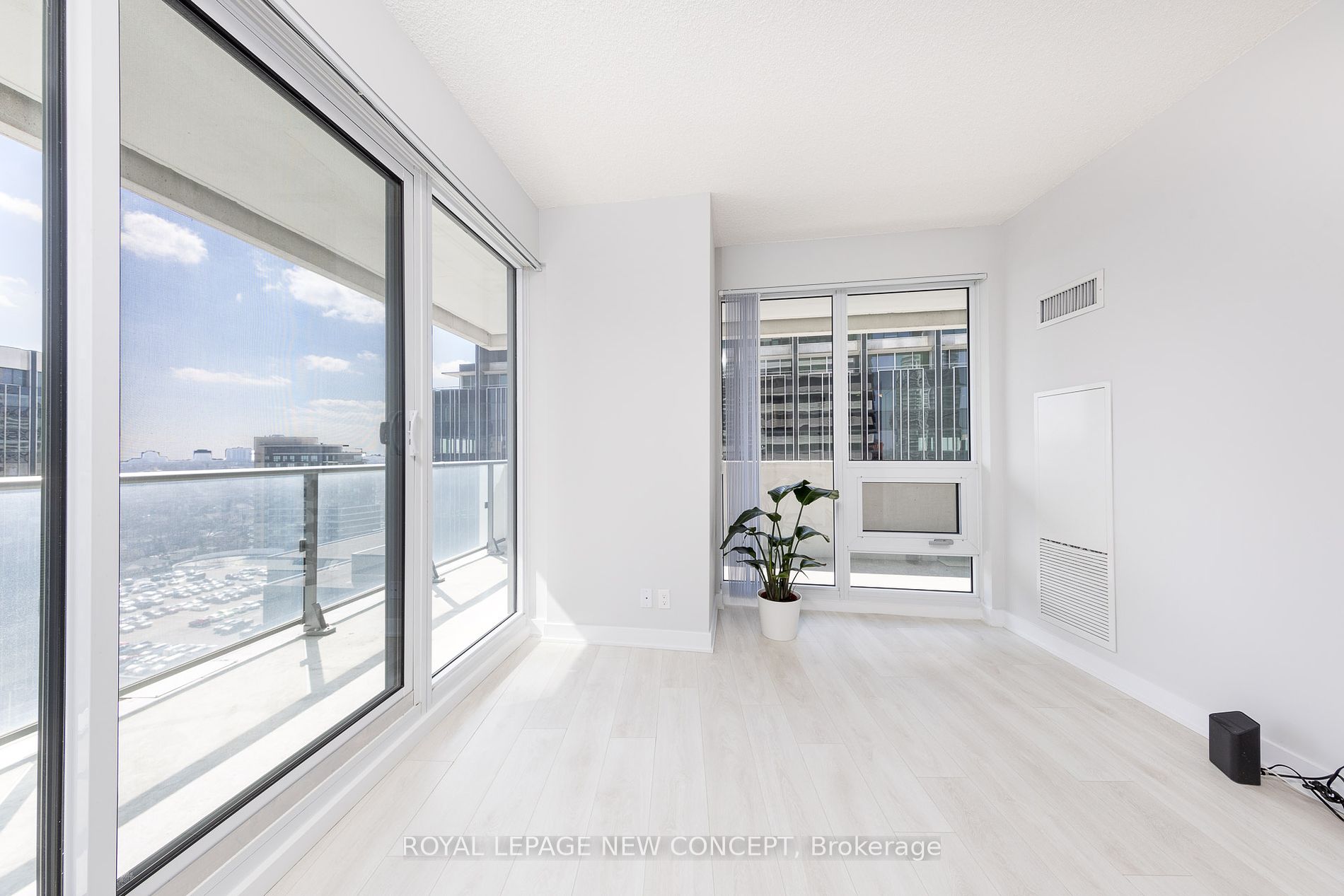2221 Yonge Street, #1408