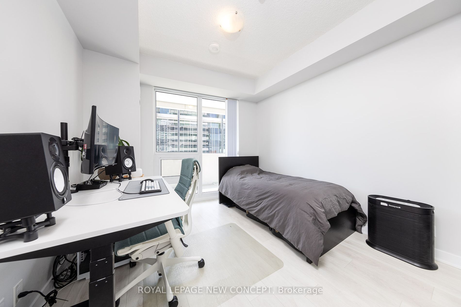 2221 Yonge Street, #1408