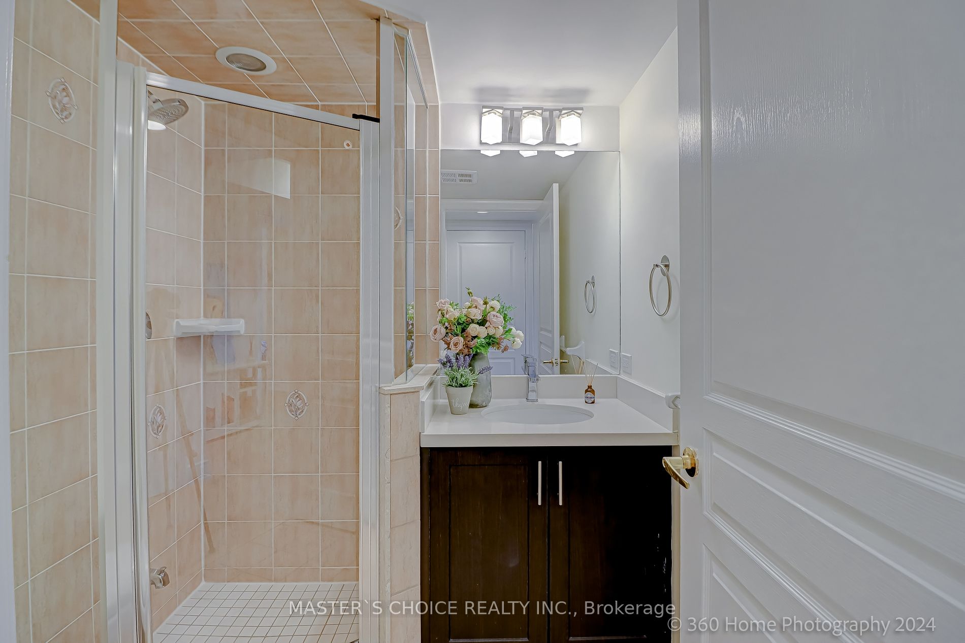 15 Northtown Way, #1228