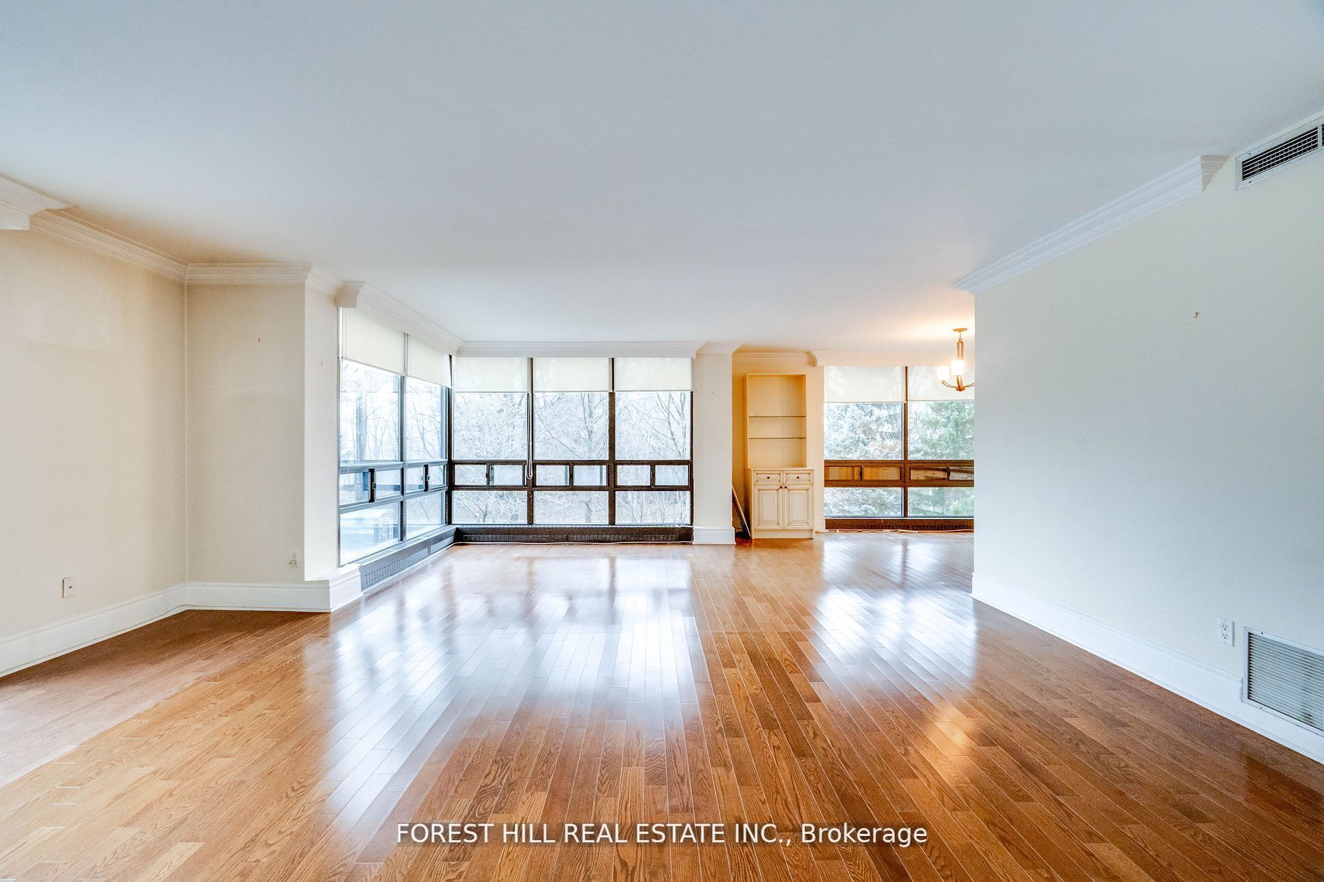 625 Avenue Rd, #302