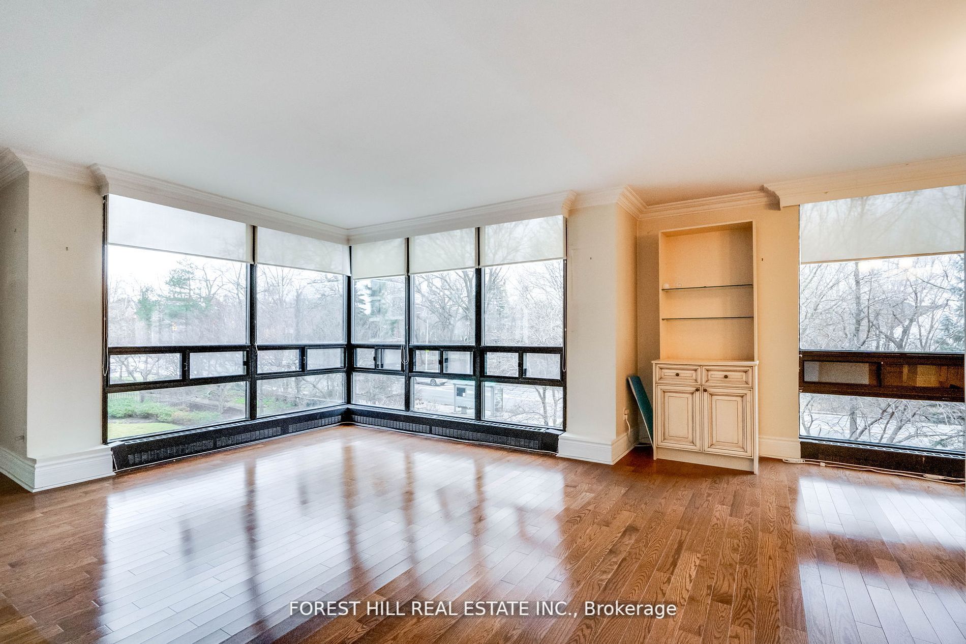 625 Avenue Rd, #302