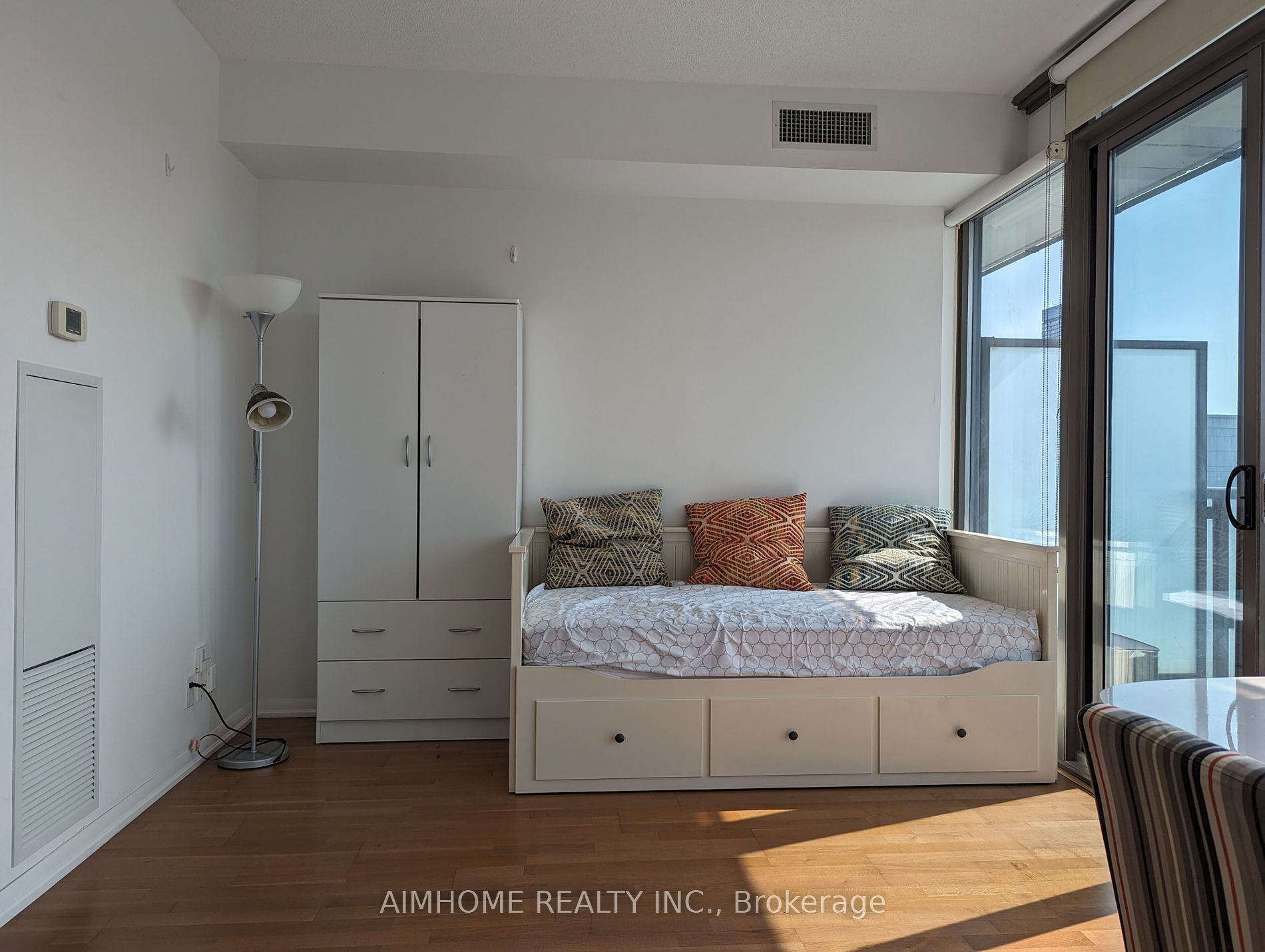 832 Bay Street #2001