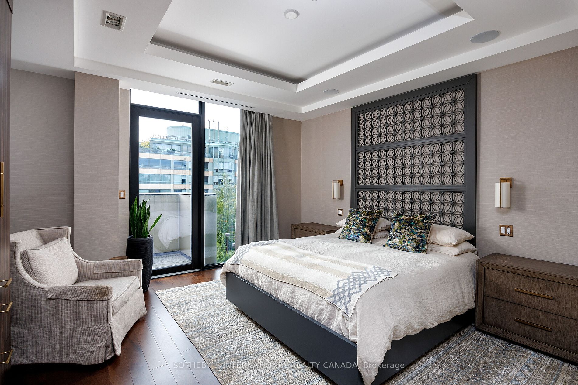 36 Hazelton Ave, #5B