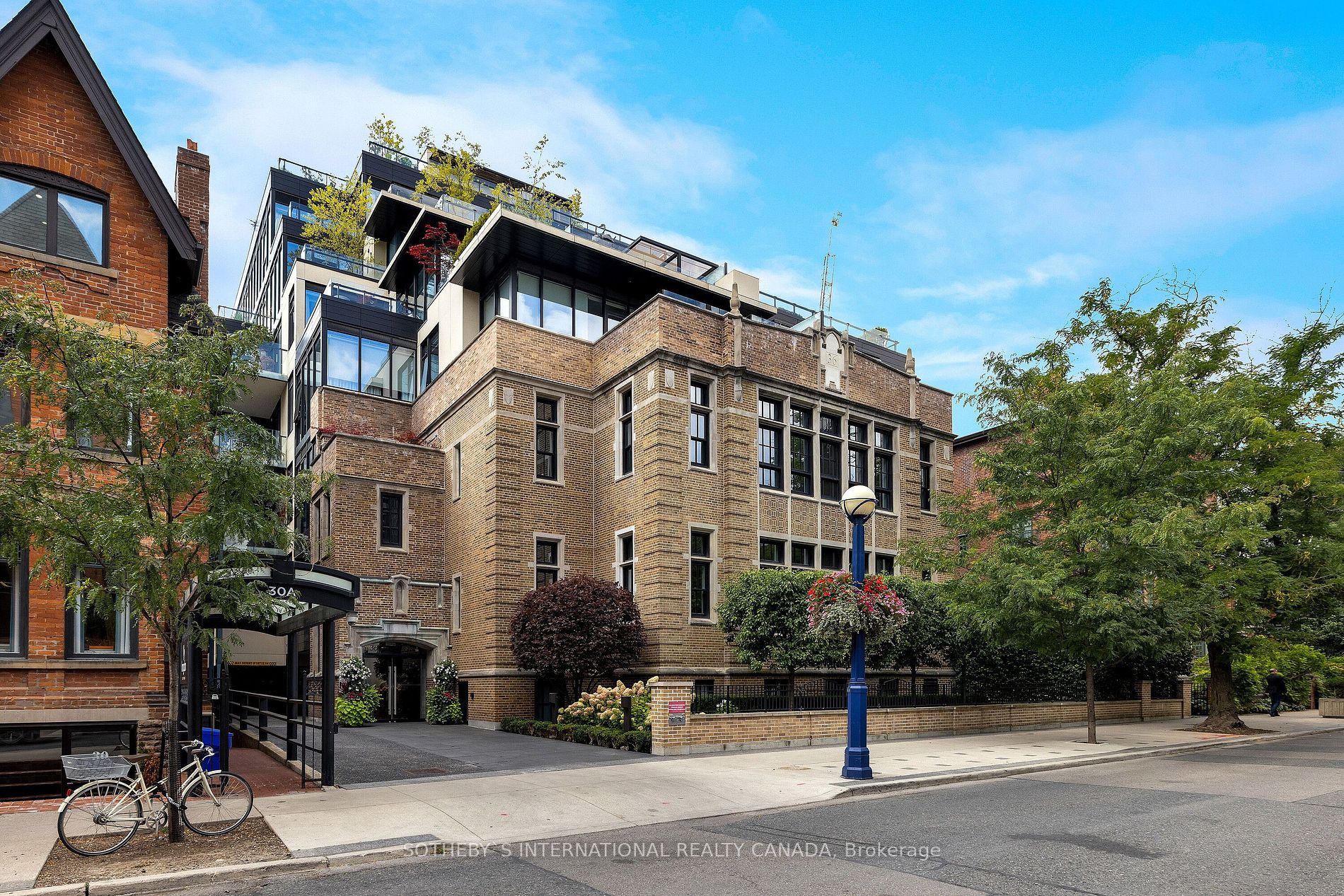 36 Hazelton Ave, #5B