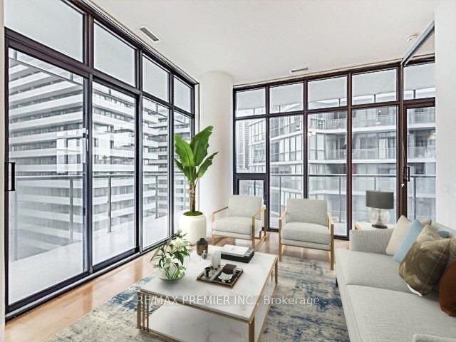 33 Charles Street E, #911