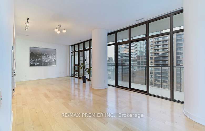 33 Charles Street E, #911