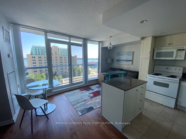 8 York St, #908